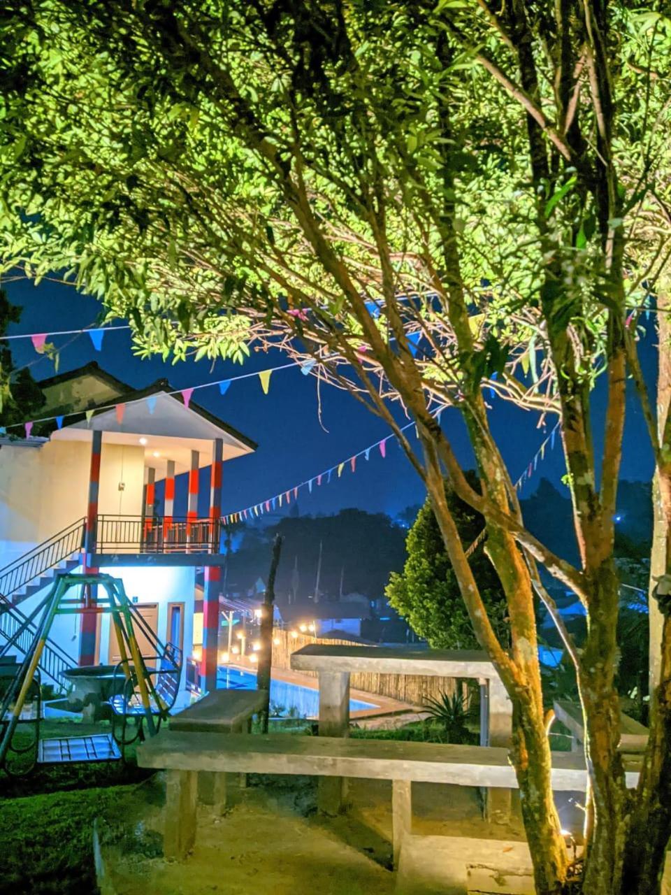Bayak Hotel Bumdes Cipayung & Resort Ciguntur エクステリア 写真